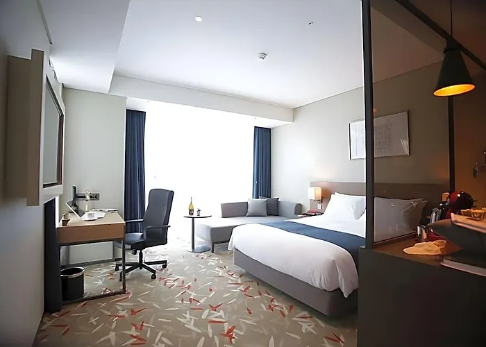 Hotel Asti Station 4*